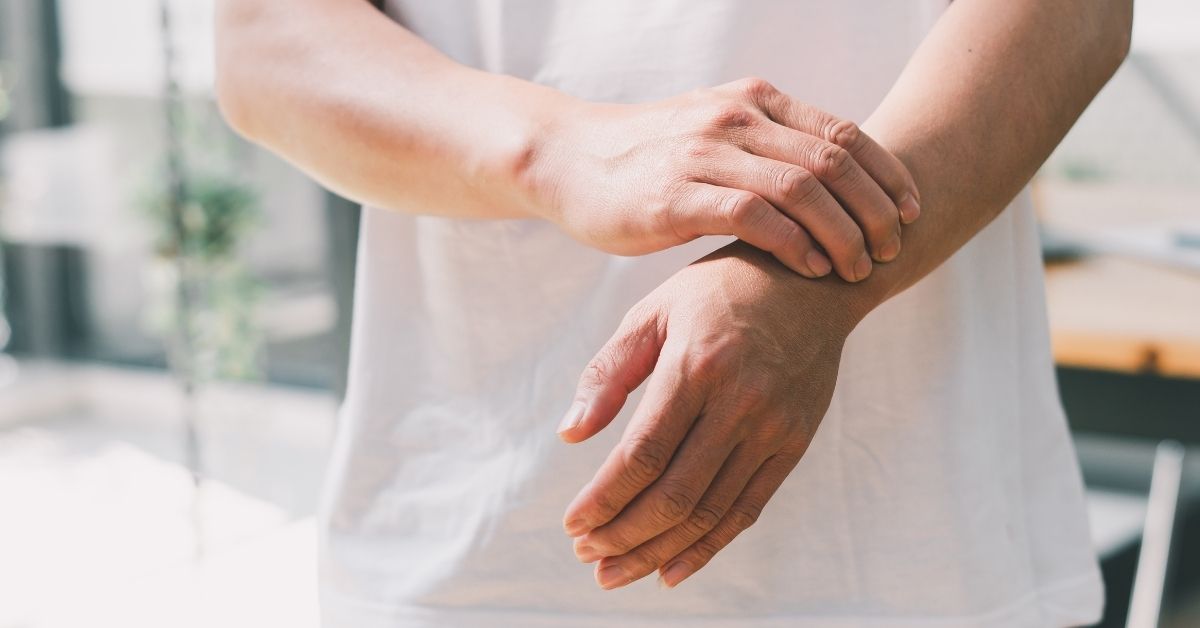 Sore Wrists? Here’s How a Simple Massage with Anti-Flamme Can Help